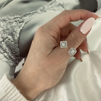 טבעת יהלומים פרינסס ואמרלד מעבדה